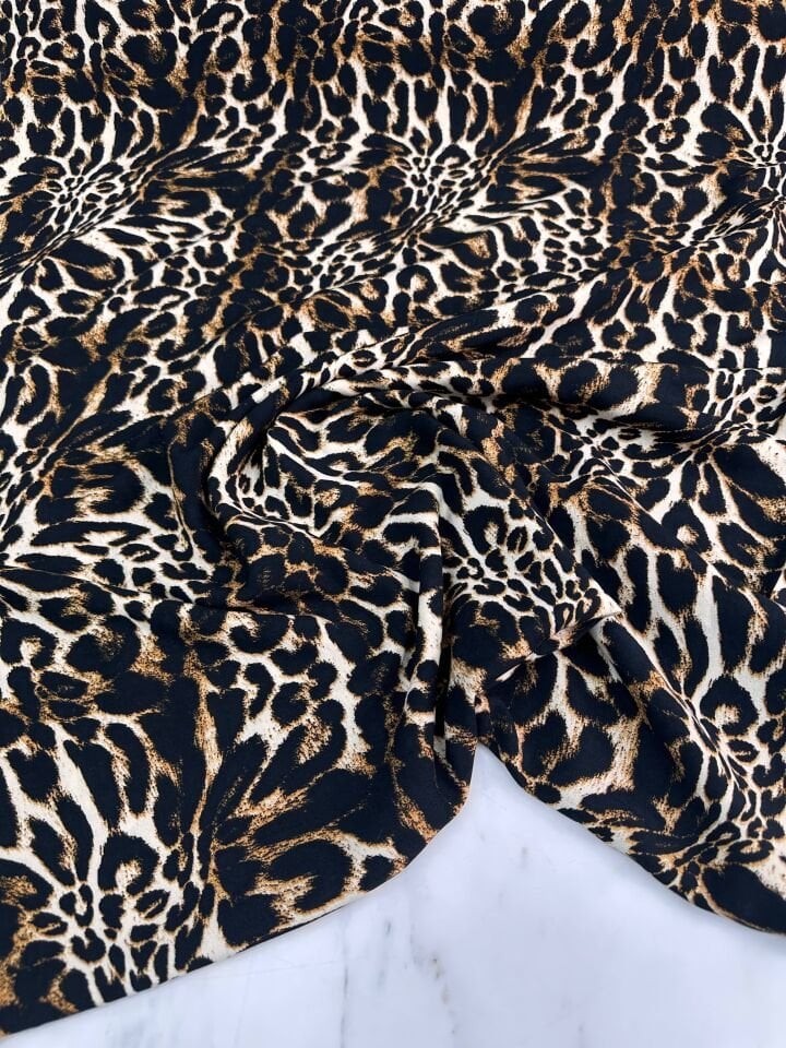 Leopar Desen Elbiselik Şalvarlık Viskon Kumaş