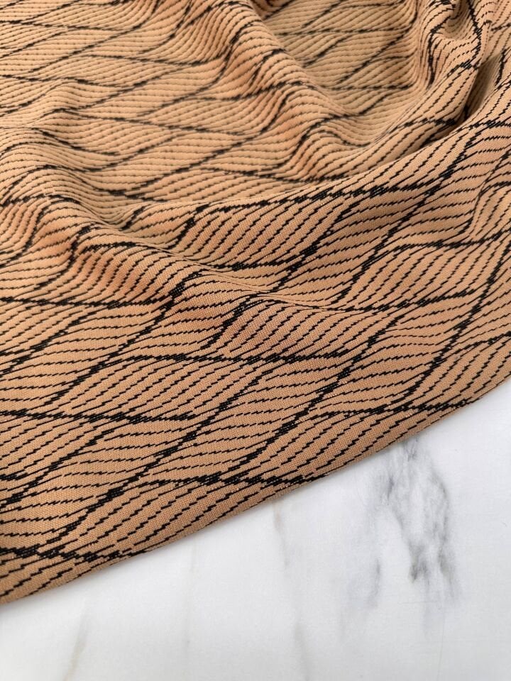 Karamel Renk Desenli Örme Çakar Elbiselik Desen