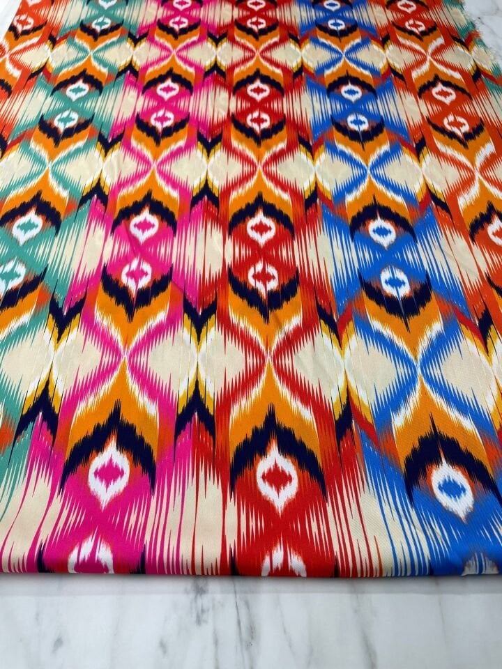 Renkli İkat Desen Elbiselik Gömleklik Tivil Saten Kumaş