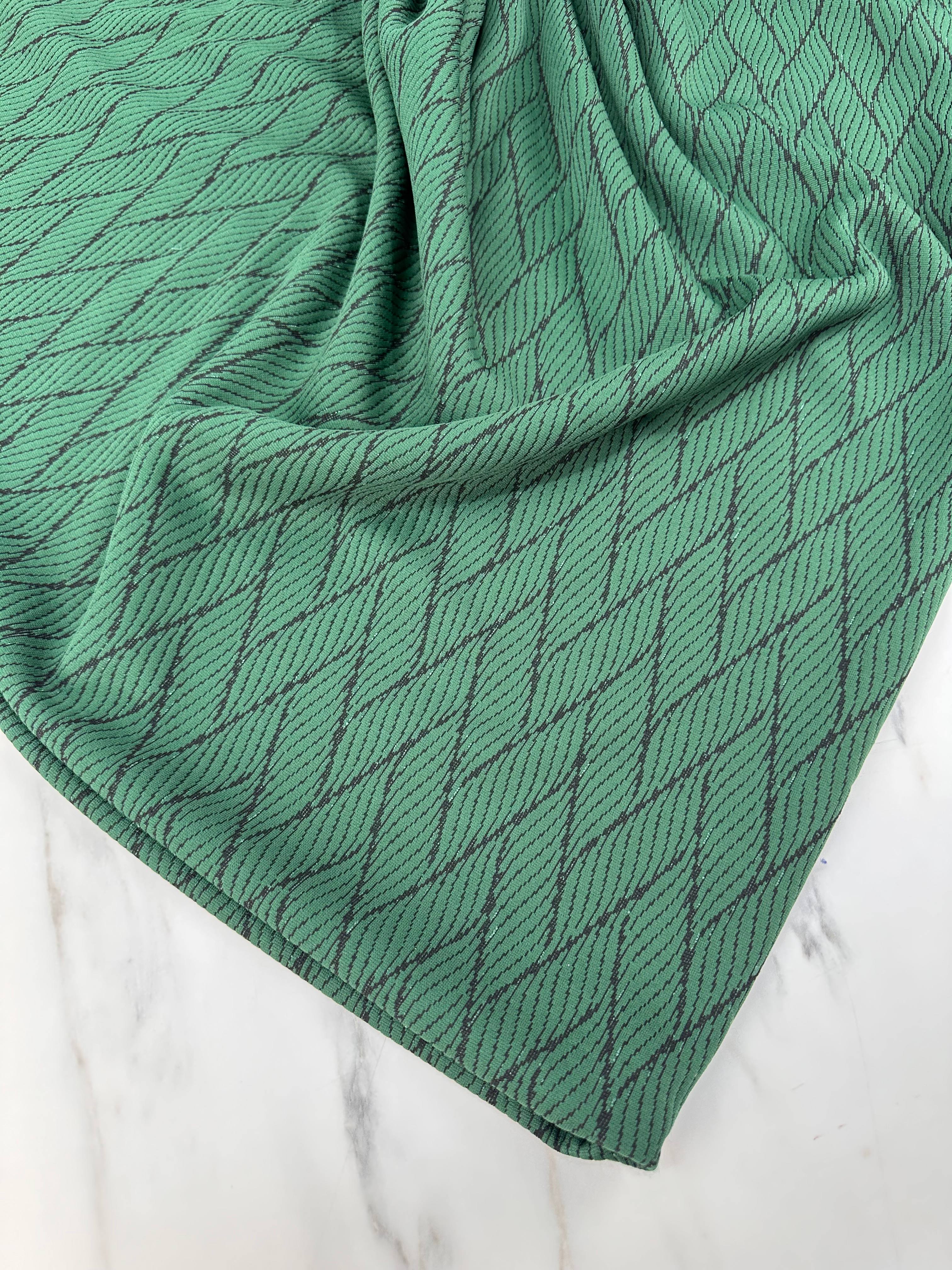 Yeşil Renk Örme Desenli Elbiselik Kumaş