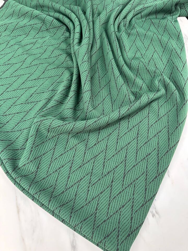 Yeşil Renk Örme Desenli Elbiselik Kumaş