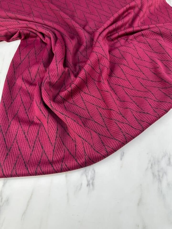 Bordo Renk Desenli Elbiselik Örme Kumaş