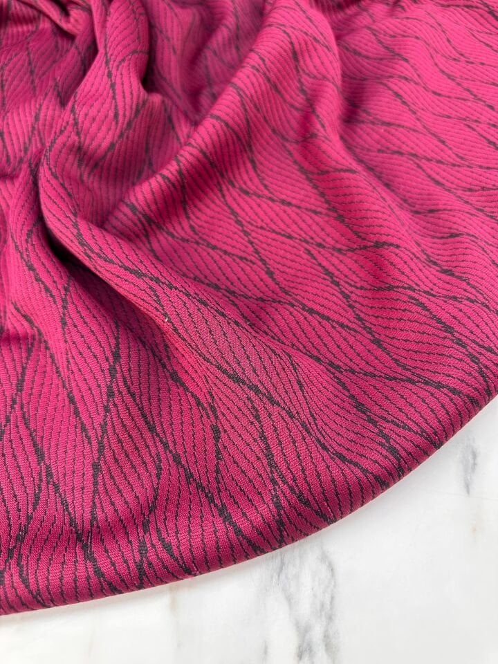 Bordo Renk Desenli Elbiselik Örme Kumaş