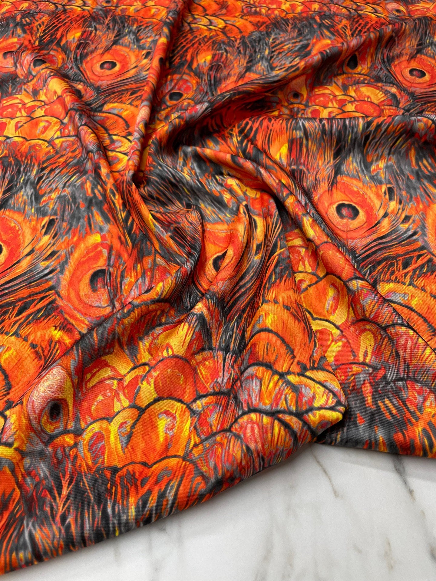 Turuncu Tavus Tüyü Desen Elbiselik Gömleklik Tivil Saten Kumaş