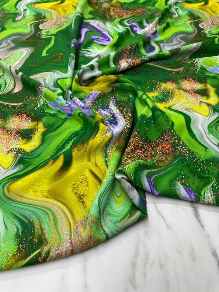 Yeşil Hipnosis Desen Elbiselik Gömleklik Tivil Saten Kumaş