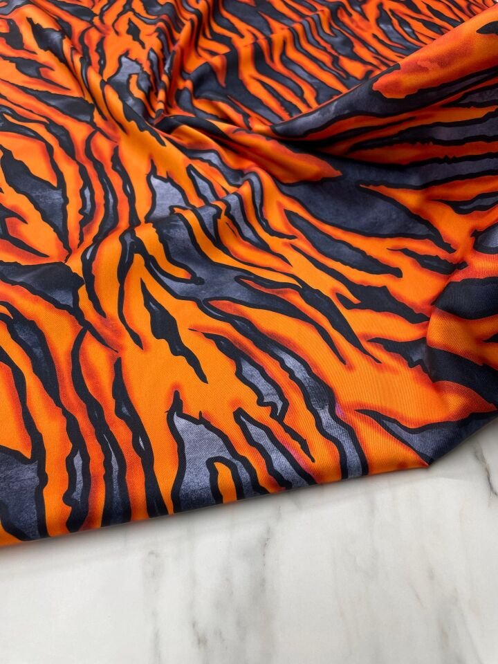 Turuncu Kaplan Desen Elbiselik Gömleklik Tivil Saten Kumaş