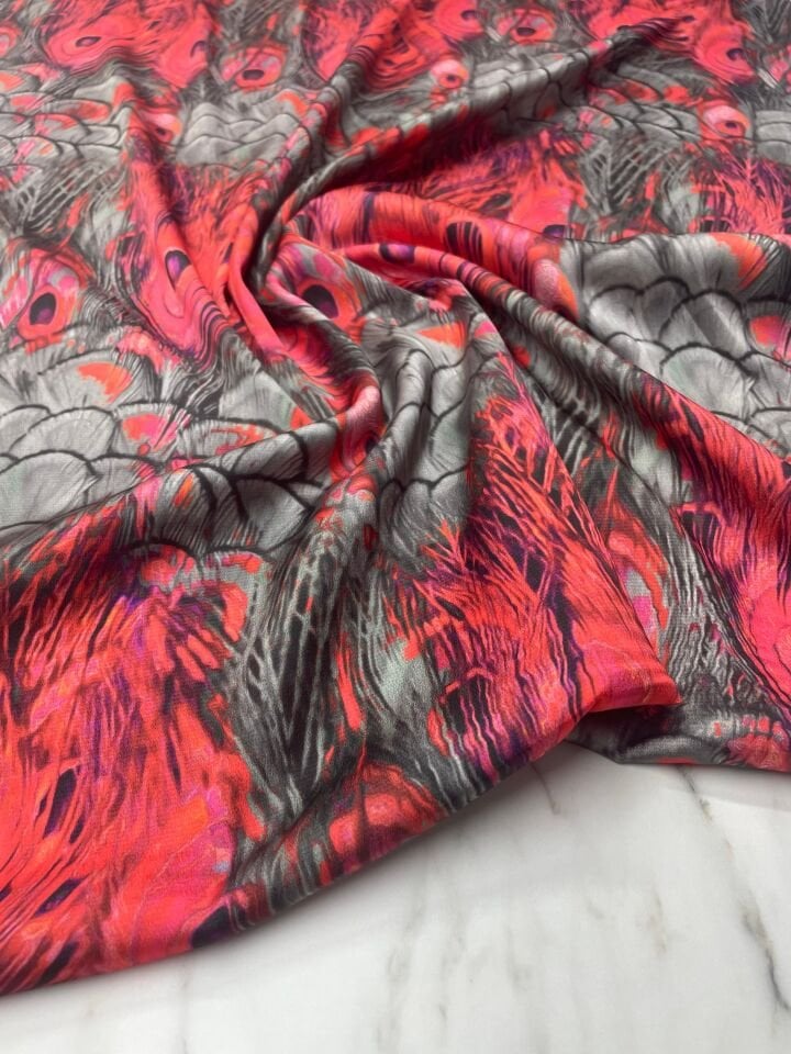 Kırmızı Tavus Tüyü Desen Elbiselik Gömleklik Tivil Saten Kumaş