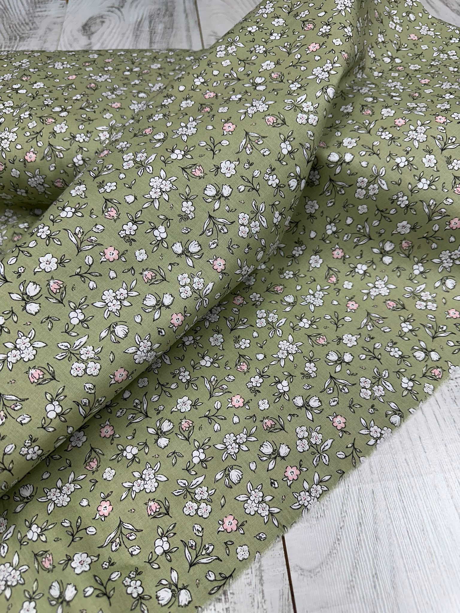 Çiçek Desen 1.60 Poplin