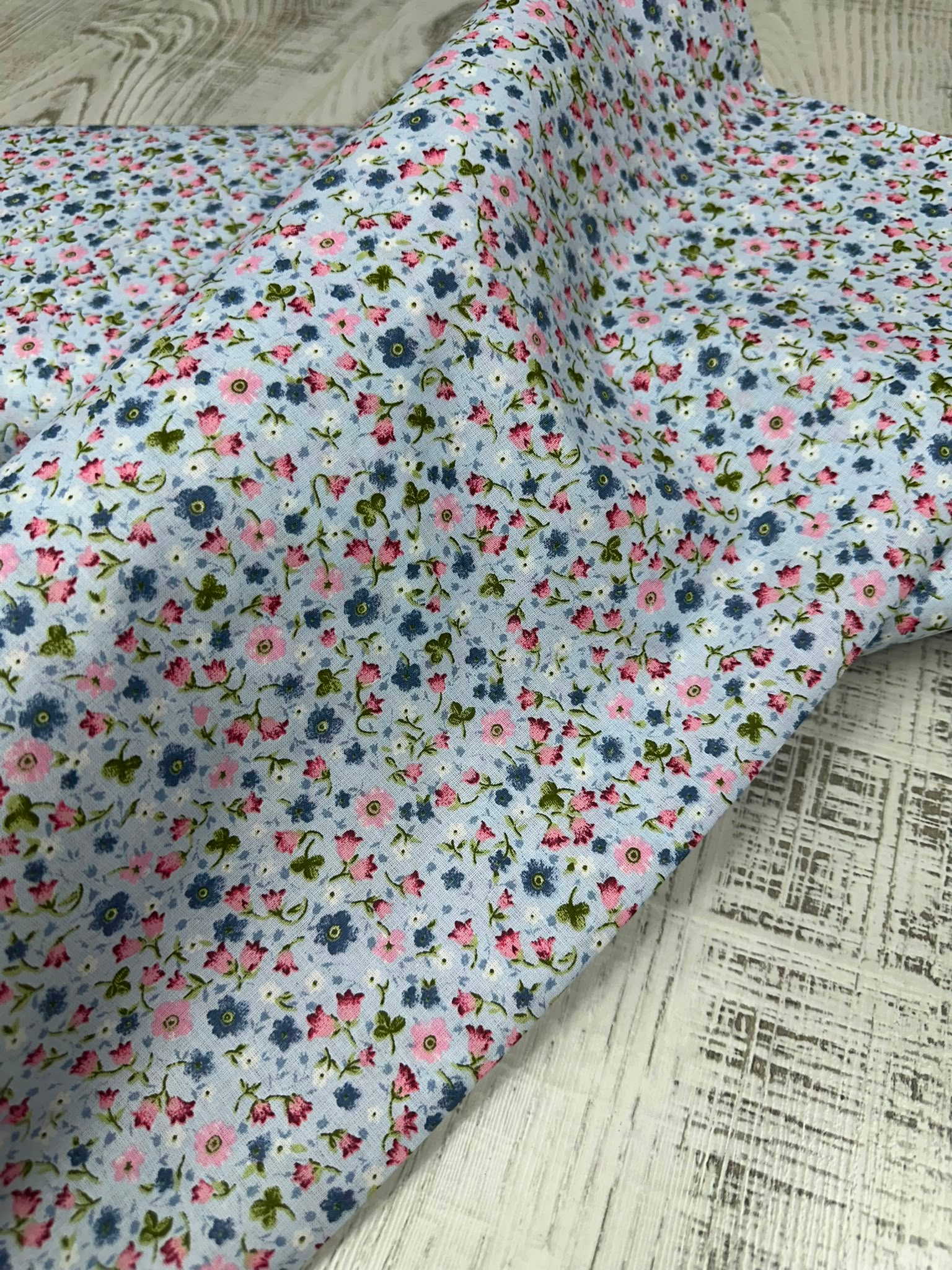 Çiçek Desen 1.60  Poplin
