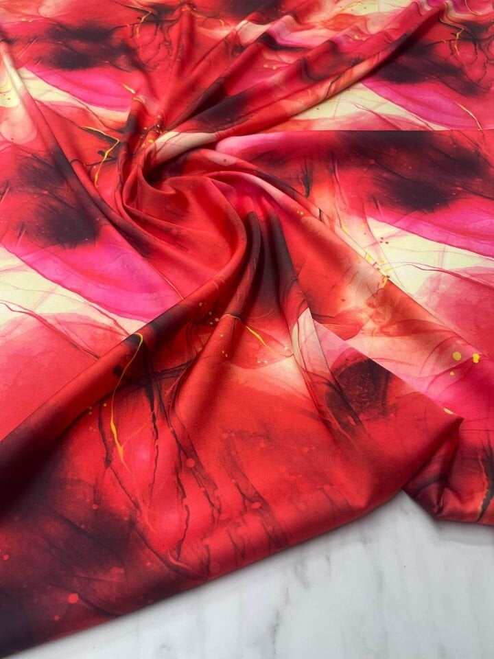 Kırmızı Desen Elbiselik Gömleklik Tivil Saten Kumaş