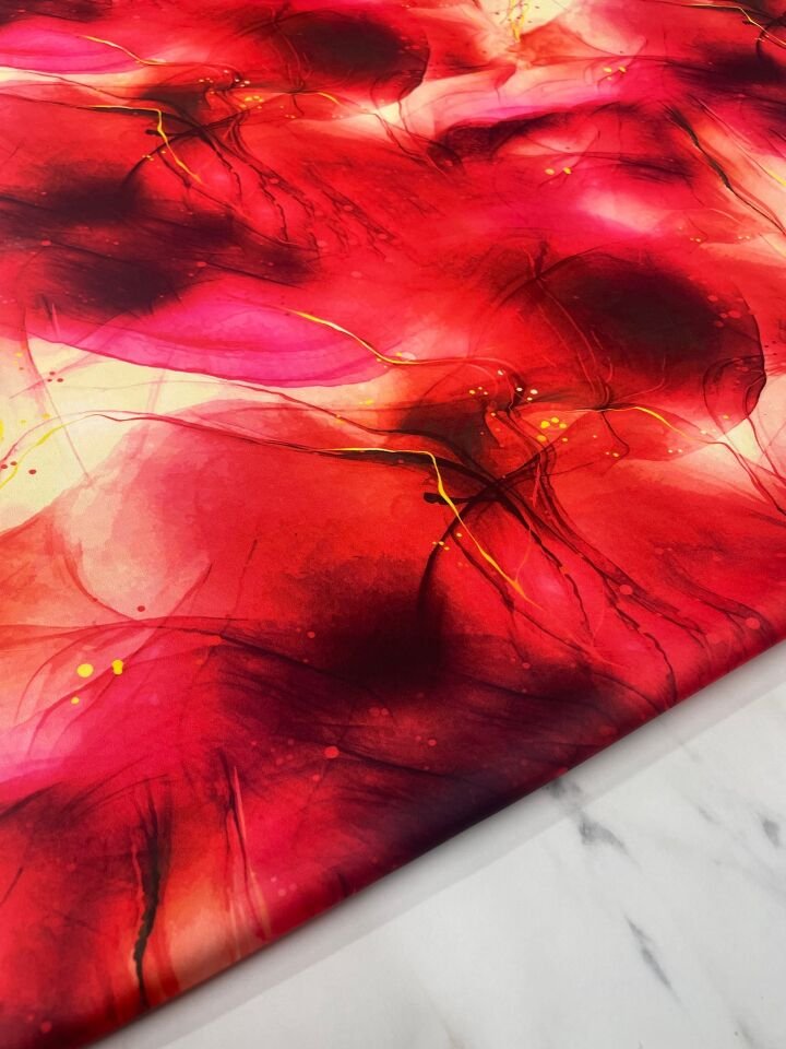 Kırmızı Desen Elbiselik Gömleklik Tivil Saten Kumaş