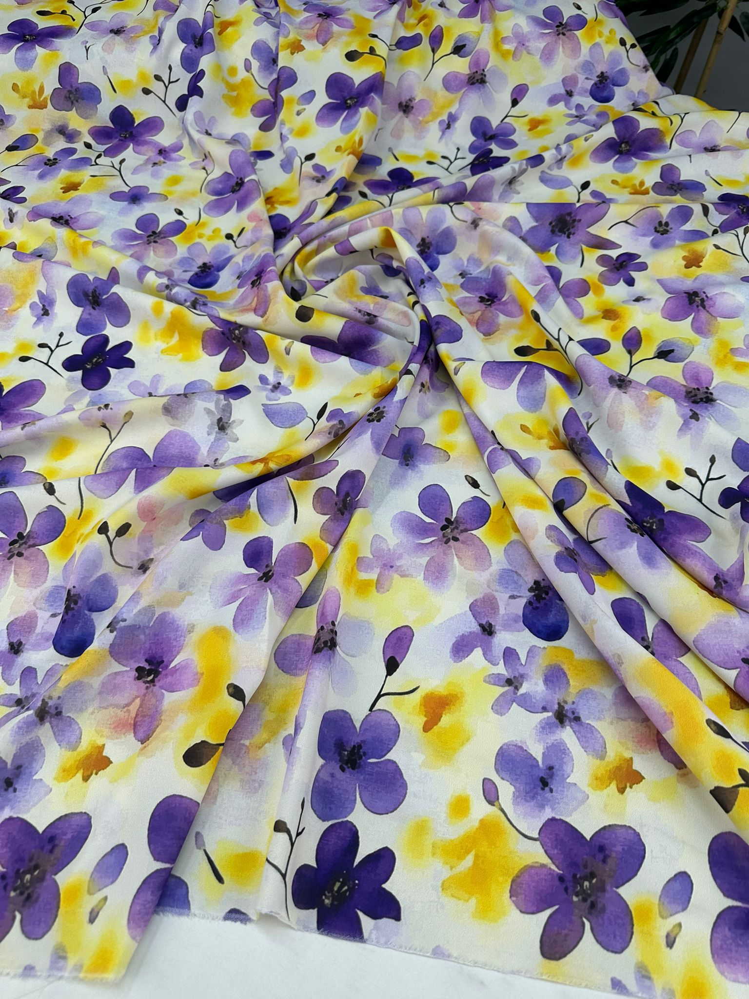 Milas Çiçegi Likralı Krep Kumaş