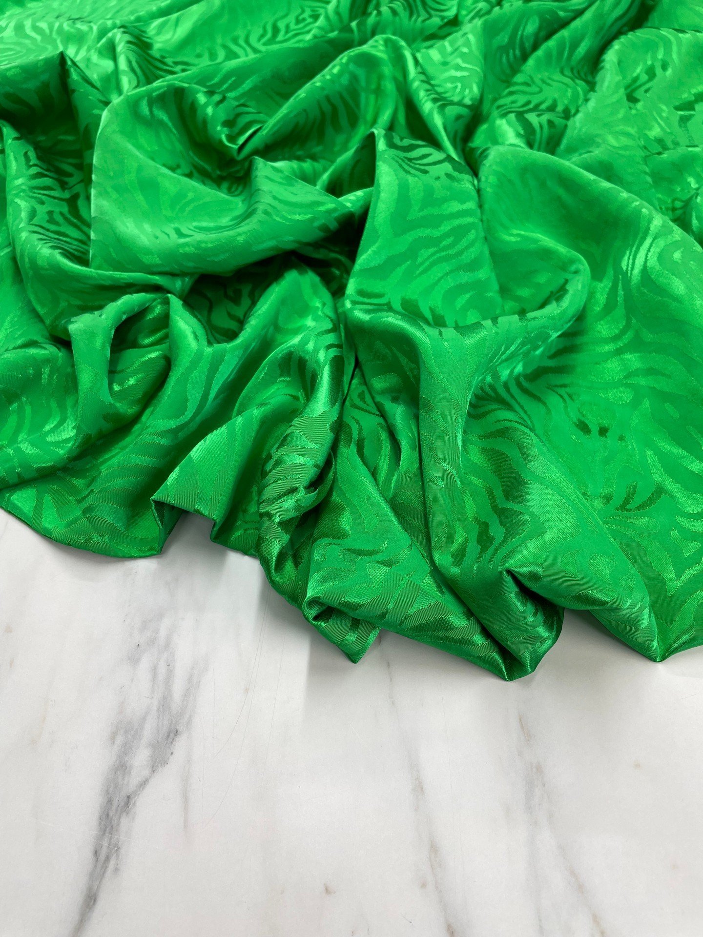 Yeşil Zebra Desen Elbiselik Jakar Kumaş