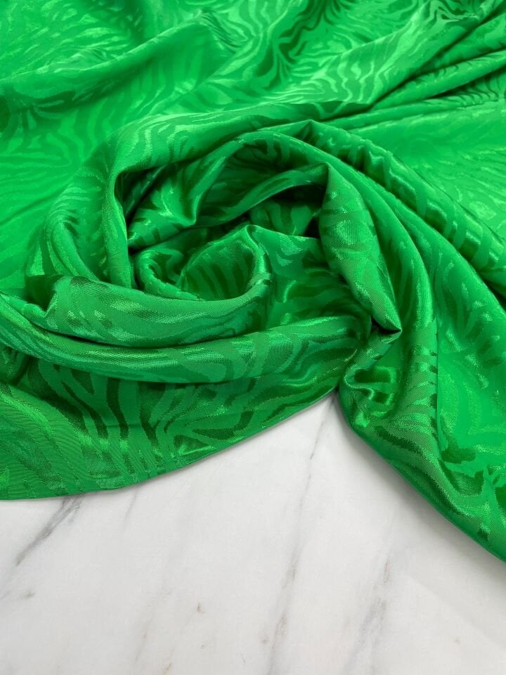 Yeşil Zebra Desen Elbiselik Jakar Kumaş