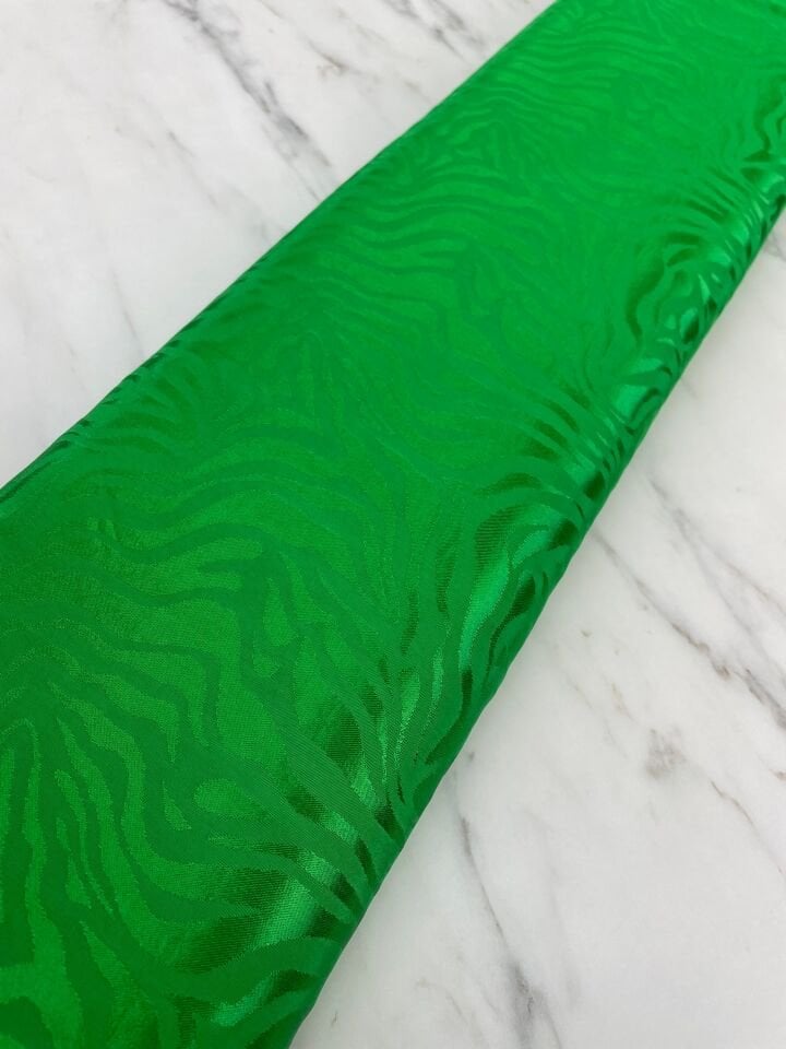 Yeşil Zebra Desen Elbiselik Jakar Kumaş