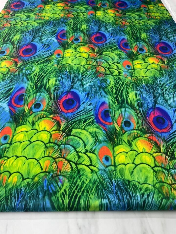 Yeşil Tavus Tüyü Desen Elbiselik Gömleklik Tivil Saten Kumaş