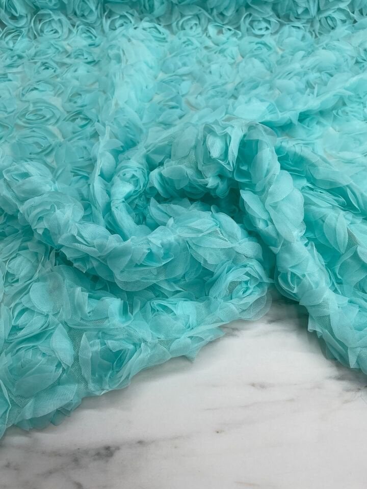 Mavi Tül Üstü Gül Desen Abiyelik Ceketlik Kumaş