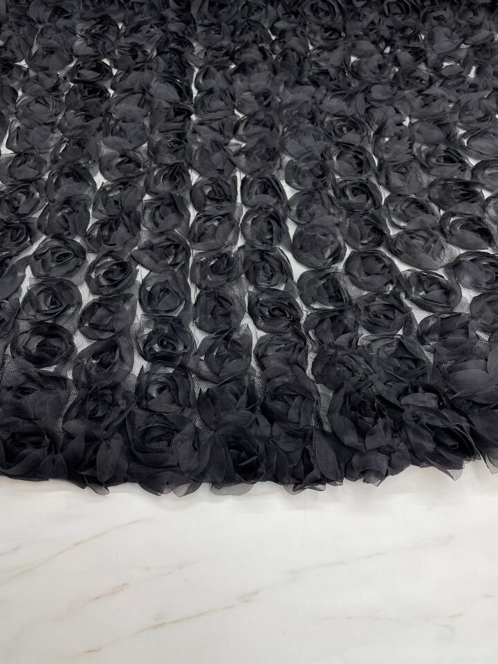 Siyah Tül Üstü Gül Desen Abiyelik Ceketlik Kumaş