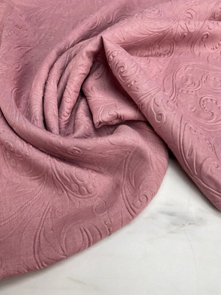 Pembe Kabartma Desenli Eteklik Ceketlik Elbiselik Keten Kumaş