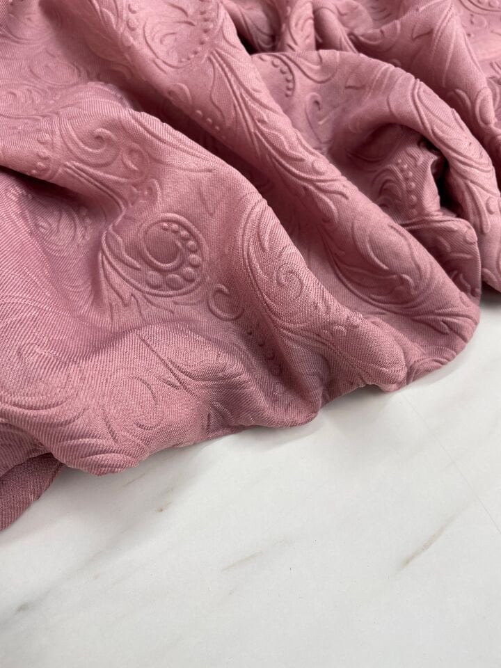 Pembe Kabartma Desenli Eteklik Ceketlik Elbiselik Keten Kumaş