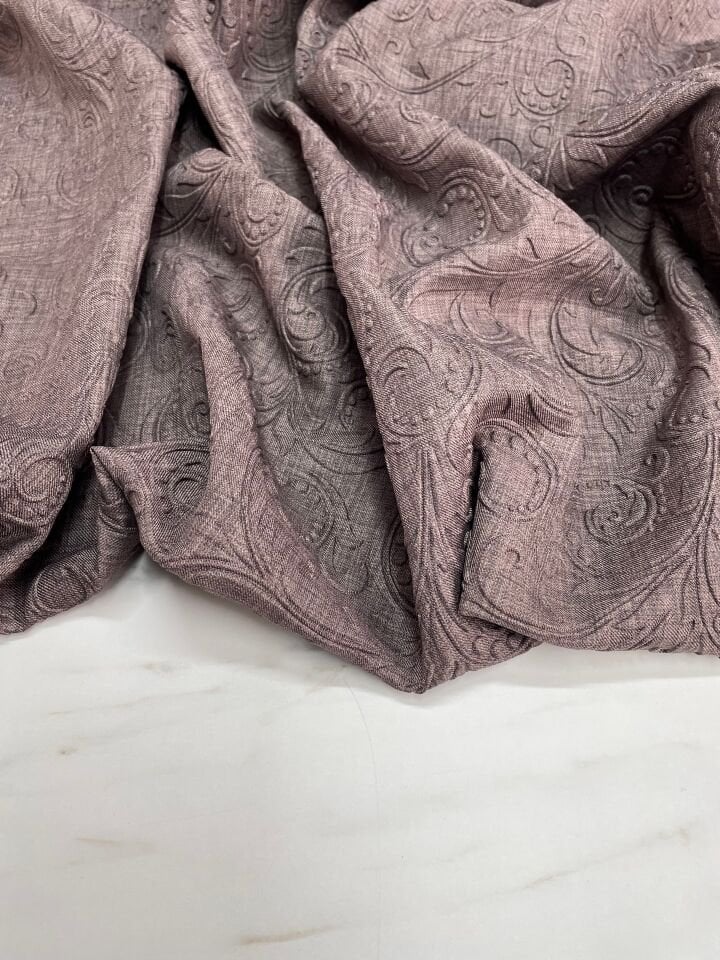 Kahverengi Kabartma Desenli Eteklik Ceketlik Elbiselik Keten Kumaş