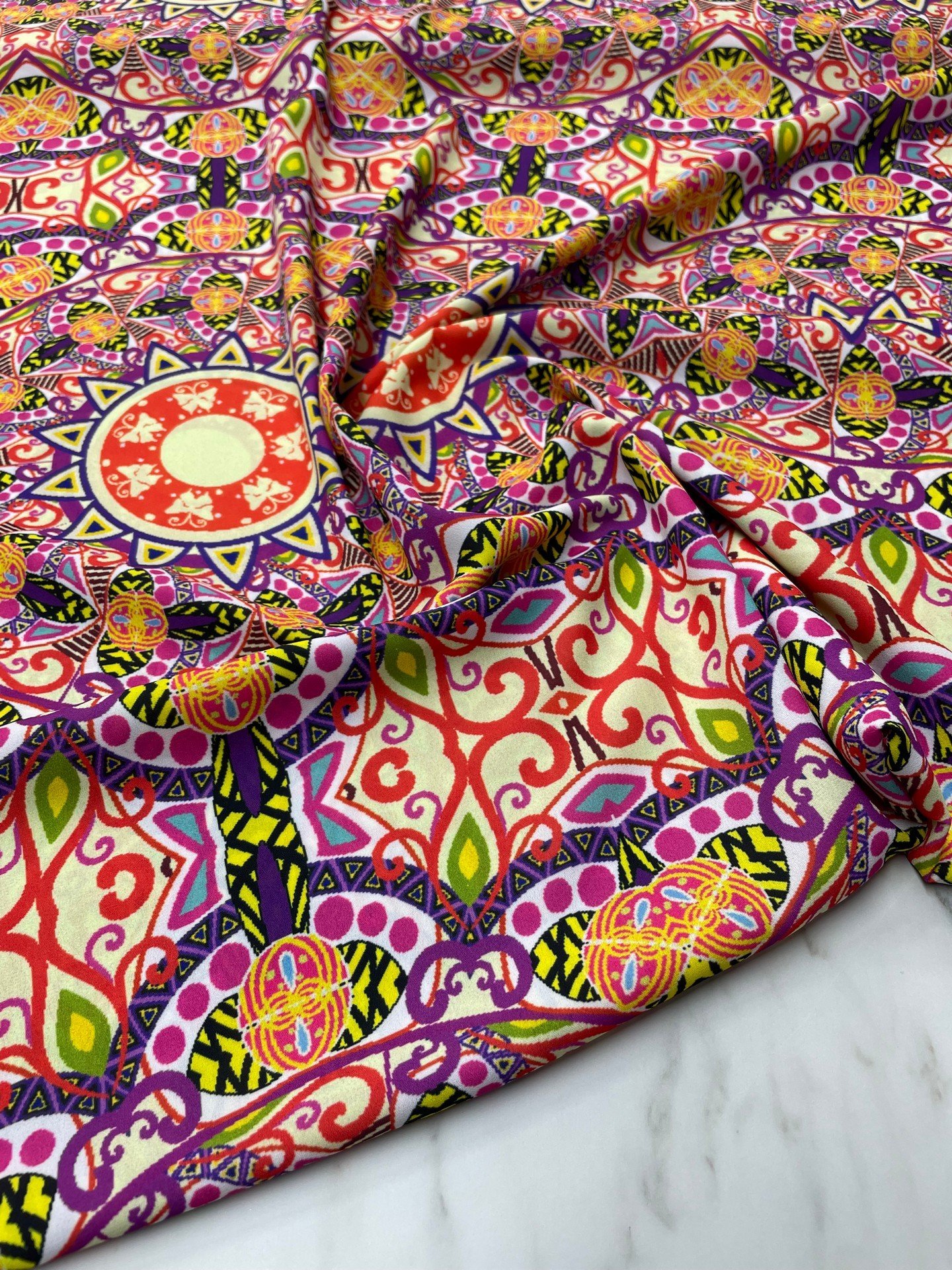 Özbek Desen Elbiselik Gömleklik Krep Kumaş