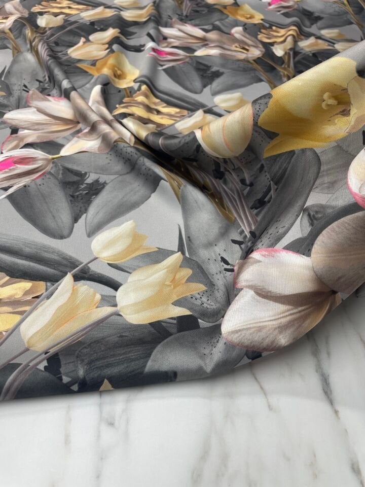 Çuha Çiçeği Desen Elbiselik Gömleklik Tivil Saten Kumaş