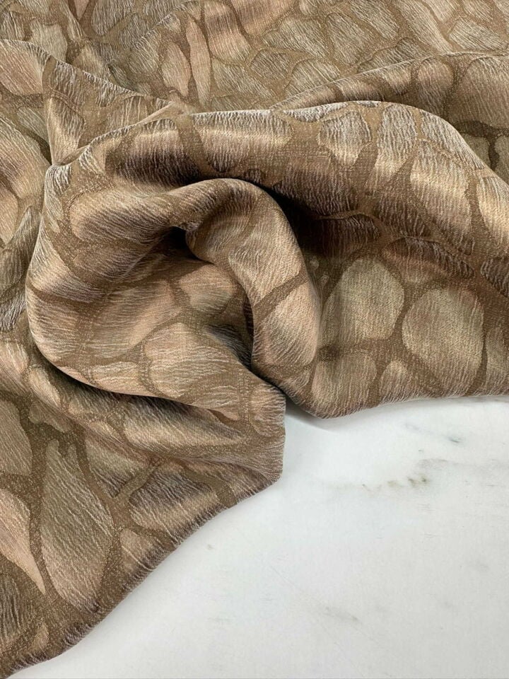 Helsini Kupra Gül İpek Kumaş