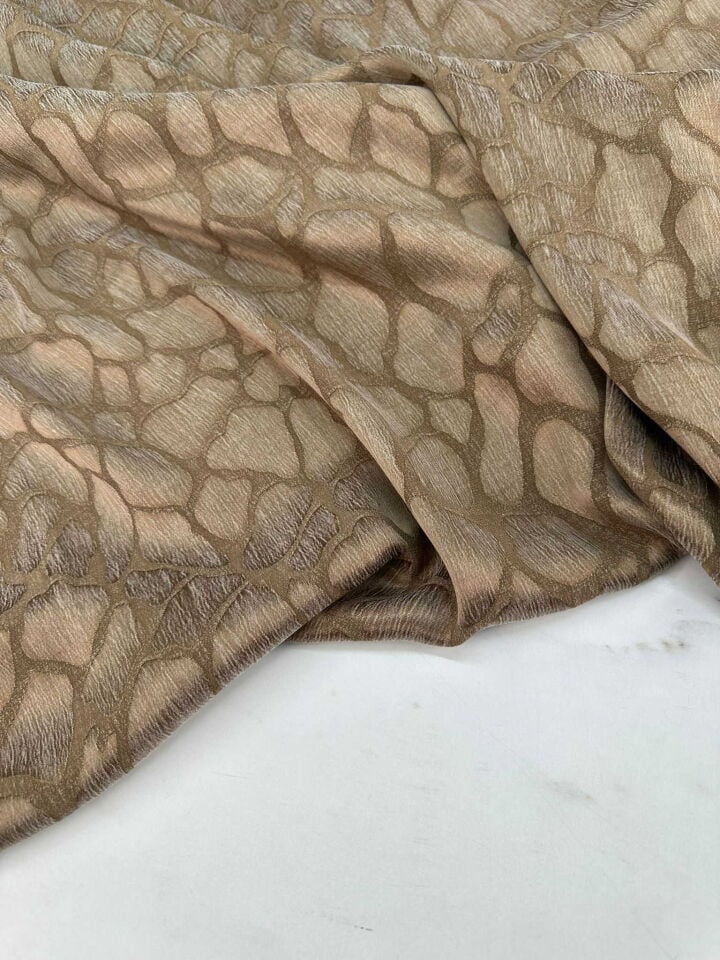 Helsini Kupra Gül İpek Kumaş