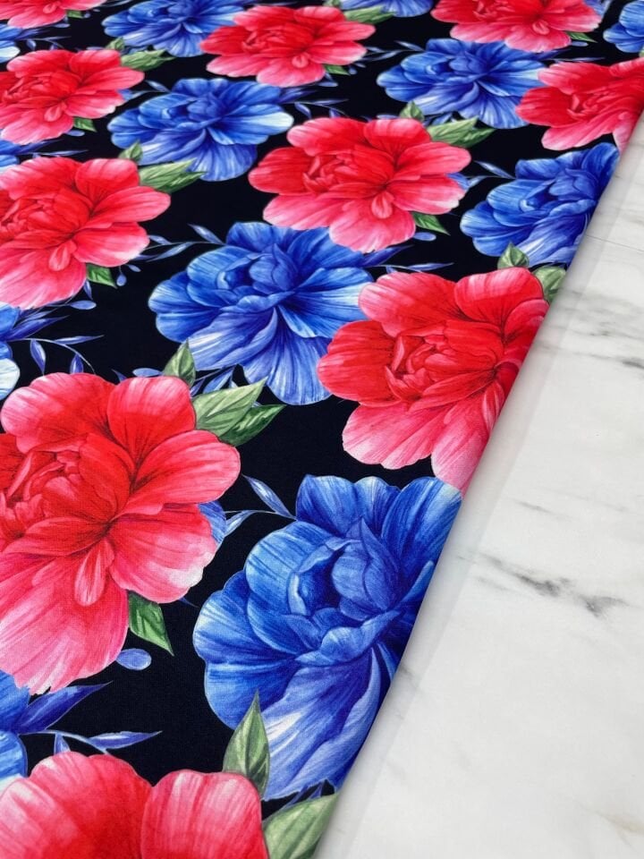 Kırmızı Mavi Gül Desen Elbiselik Gömleklik Krep Kumaş