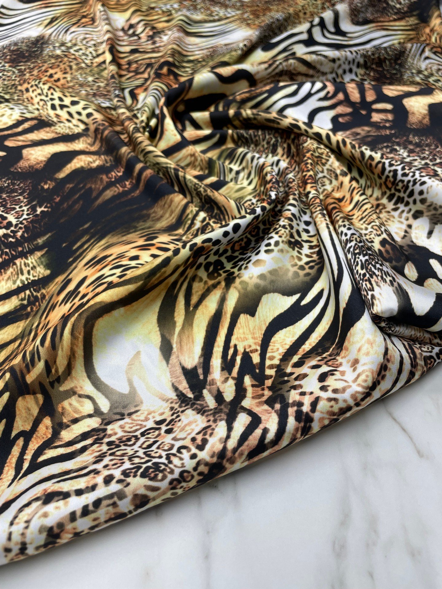 Kaplan Desen Elbiselik Gömleklik Tivil Saten Kumaş