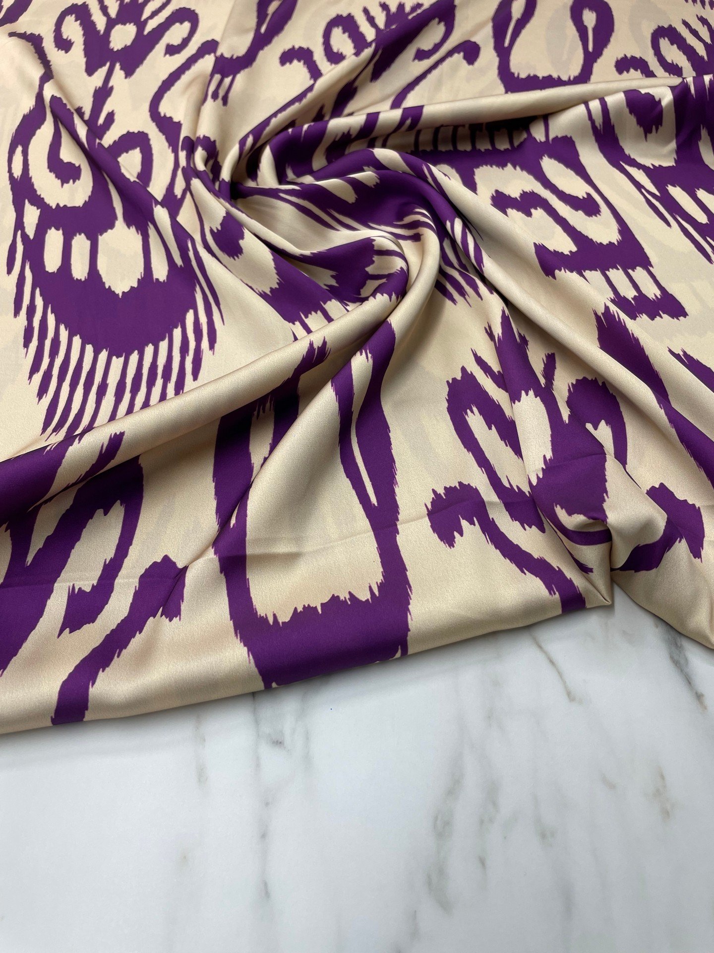 Mor İkat Desen Elbiselik Gömleklik Tivil Saten Kumaş