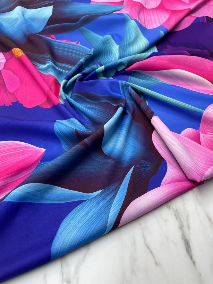 Büyük Çiçek Desen Elbiselik Gömleklik Krep Kumaş