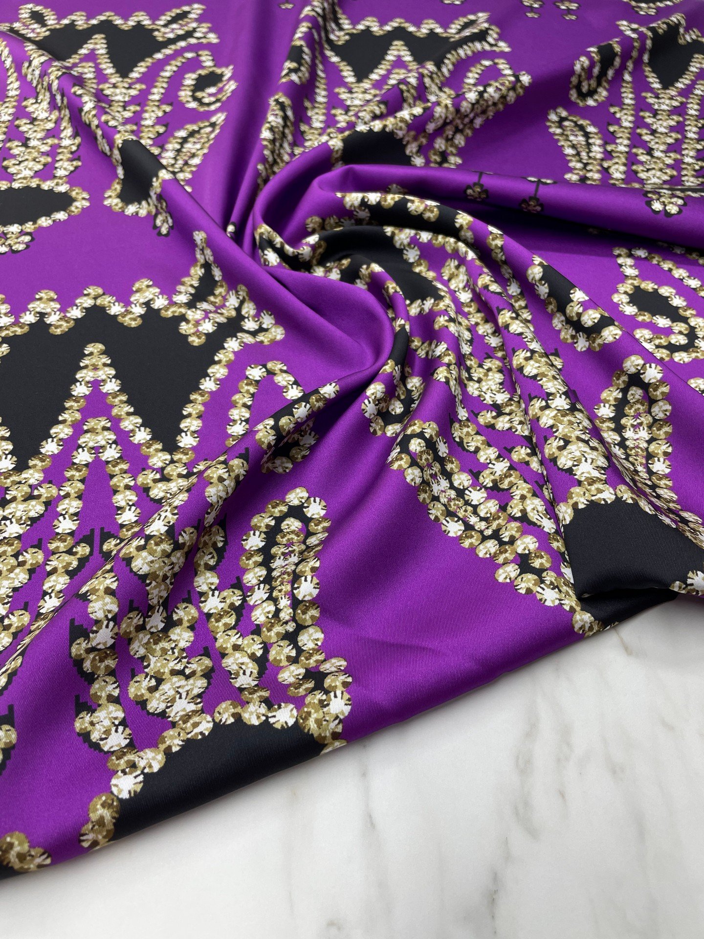 Mor İkatlı Desen Elbiselik Gömleklik Tivil Saten Kumaş