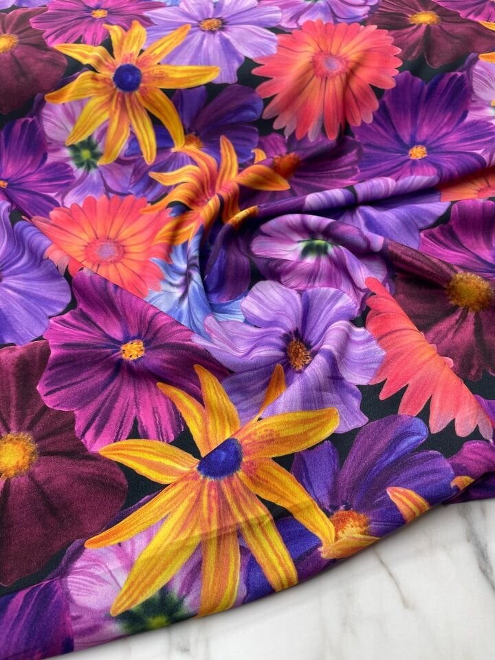 Çiçek Bahçesi Desen Elbiselik Gömleklik Krep Kumaş