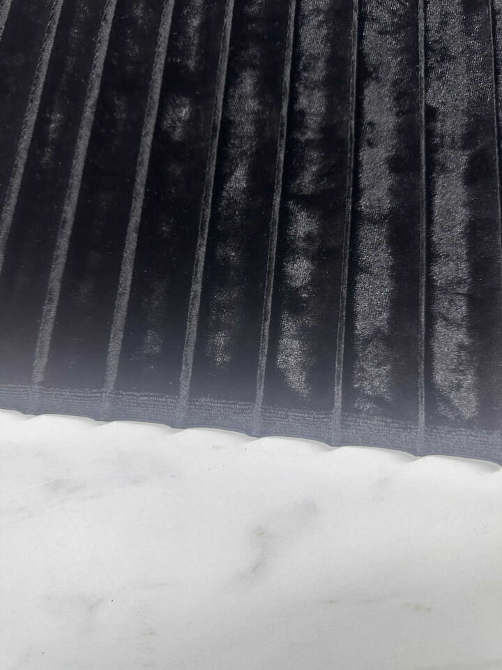 İpek Jajan Siyah Pilise Kadife Elbise Etek