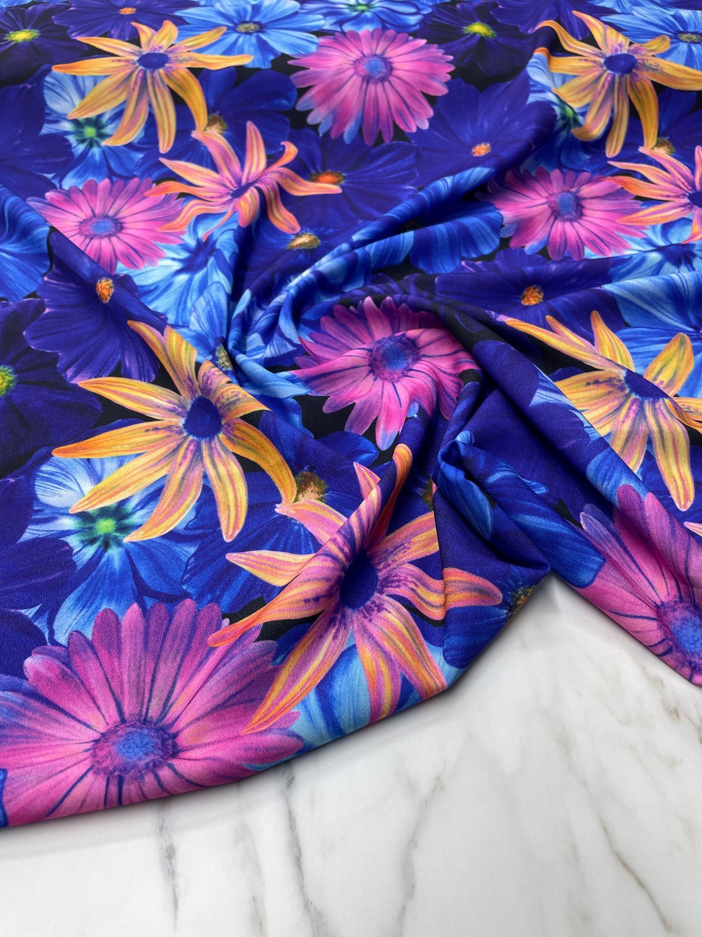 Mavi Çiçek Bahçesi Desen Elbiselik Gömleklik Krep Kumaş