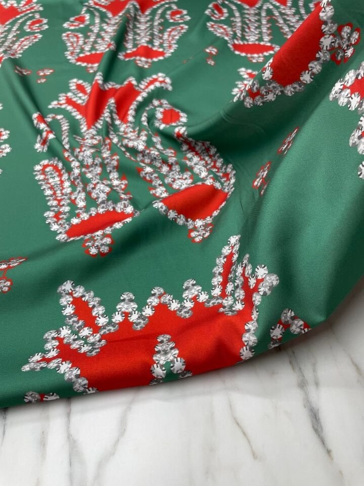 Yeşil İkat Desen Elbiselik Gömleklik Tivil Saten Kumaş