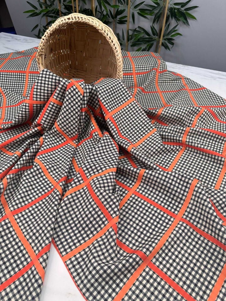 Likralı Ekose Desen Dabil Krep Elbise Etek Pantolon Ceket Kap