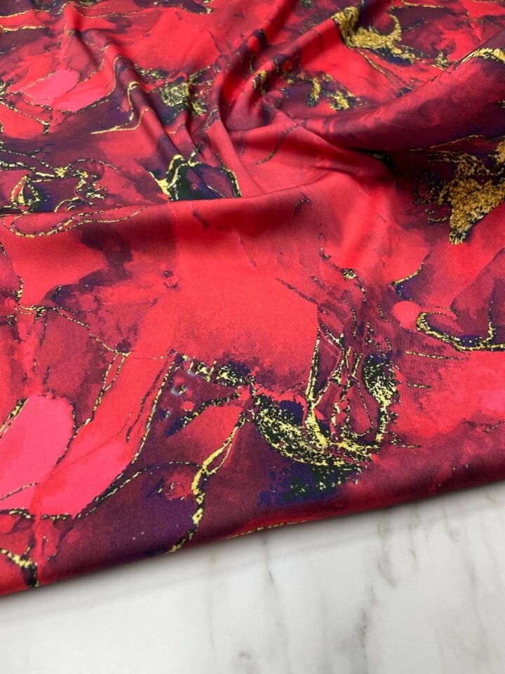 Kırmızı Mermer Desen Elbiselik Gömleklik Tivil Saten Kumaş