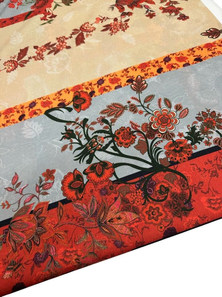 Çiçek Desen Elbiselik Gömleklik Krep Kumaş