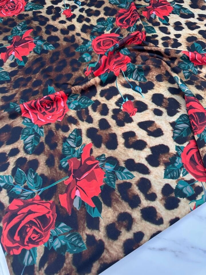Leopar Gül Desen Krep Kumaş Elbise Etek Gömlek Şalvar Olarak Kullanabilirsiniz