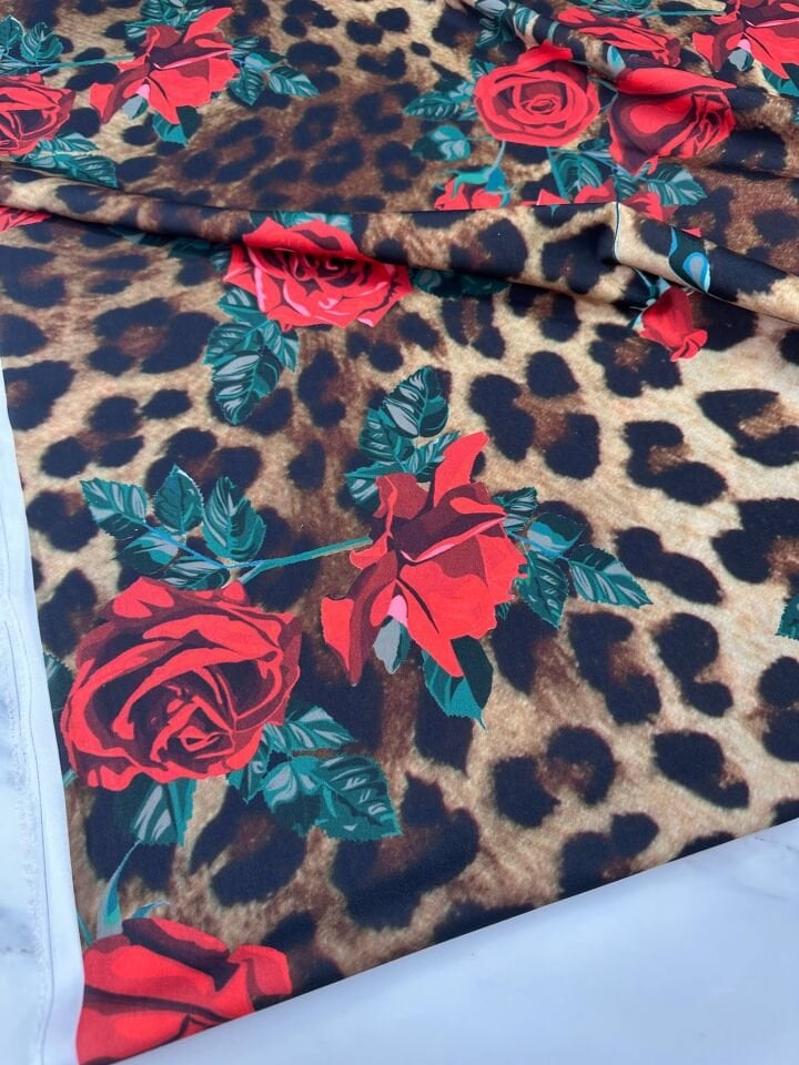 Leopar Gül Desen Krep Kumaş Elbise Etek Gömlek Şalvar Olarak Kullanabilirsiniz