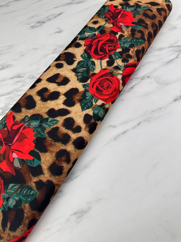 Leopar Gül Desen Krep Kumaş