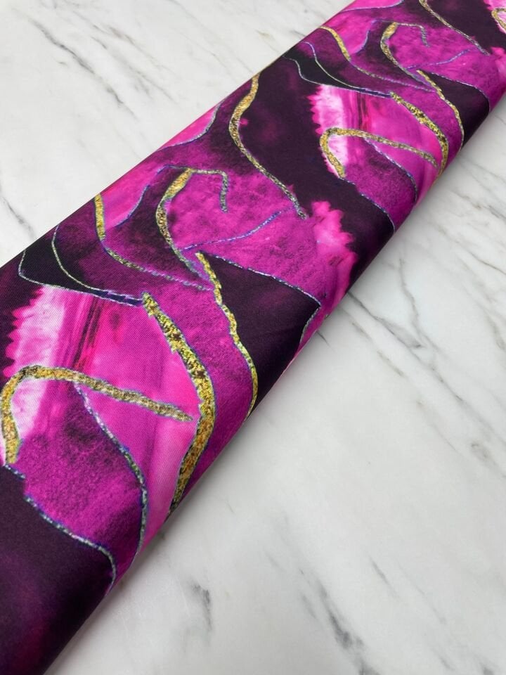 Fuşya Mermer Desen Elbiselik Gömleklik Tivil Saten Kumaş