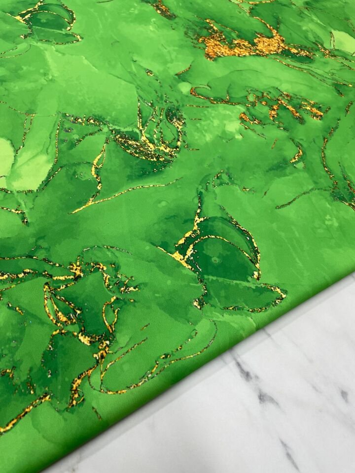 Yeşil Mermer Desen Elbiselik Gömleklik Tivil Saten Kumaş