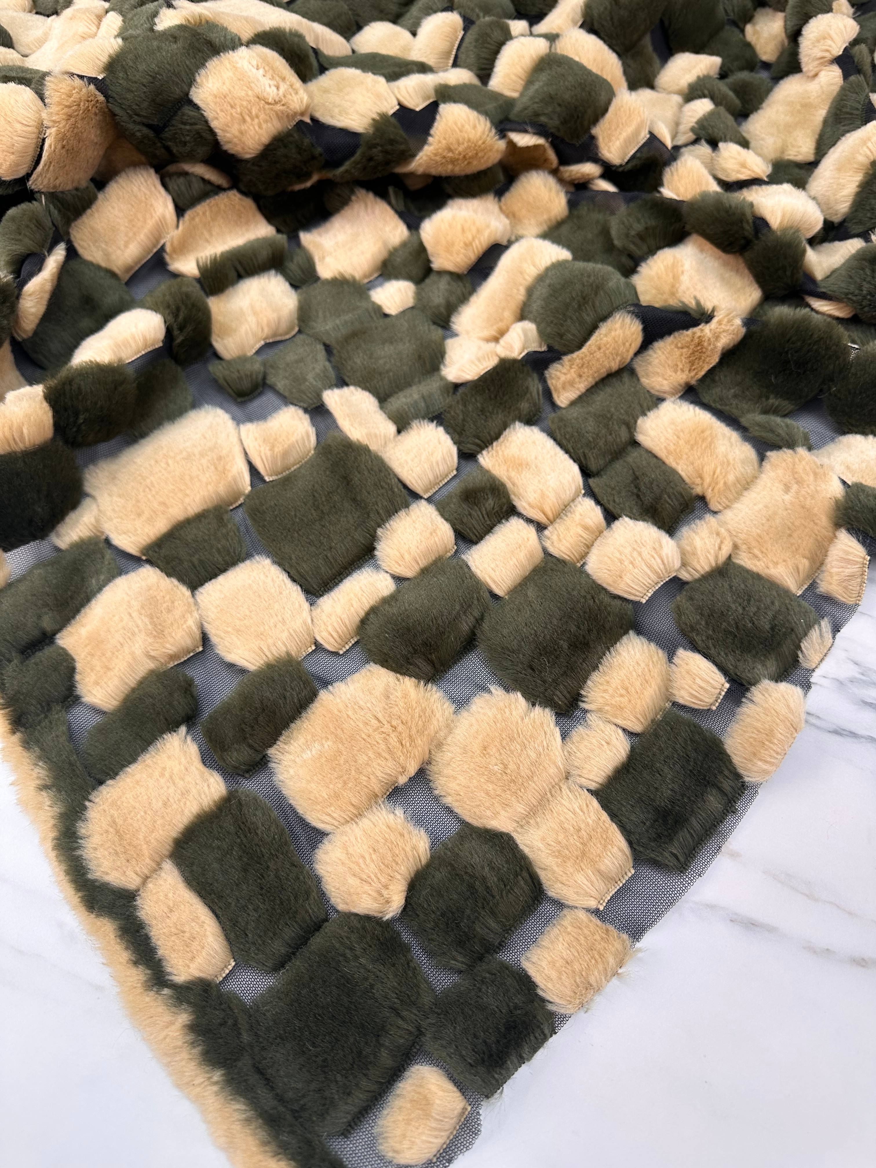 Kesme Desen Pelüş Yelek Çocuk Elbise