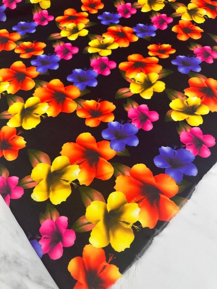 Mersin Gülü Desen  İpek Saten Kumaş Elbise Etek Şalvar Gömlek Tunik Abaya