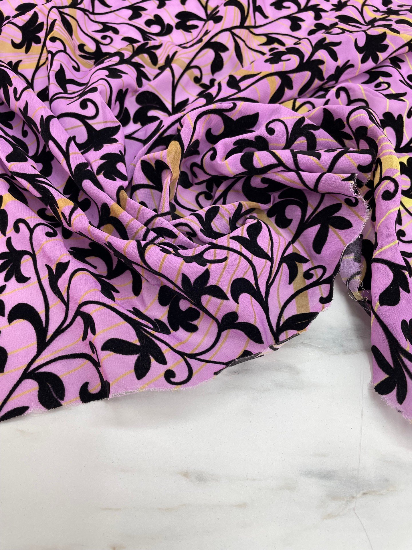 Desenli Kabartma Flok Elbiselik Abiyelik Şifon Kumaş