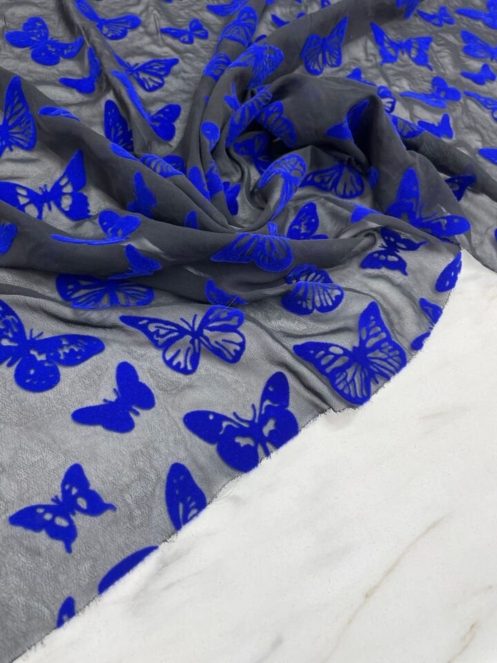 Kelebek Desenli Kabartma Flok Elbiselik Abiyelik Şifon Kumaş